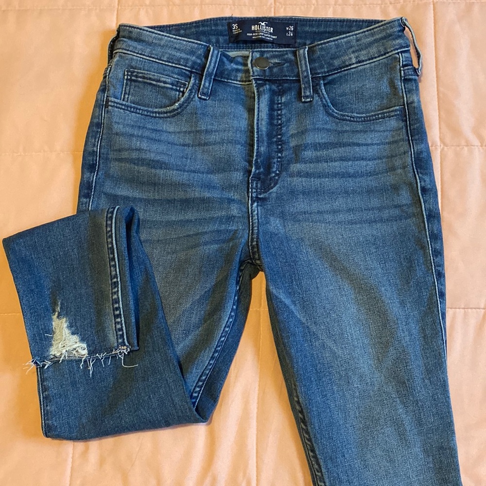 Hollister High Waisted Cropped Super Skinny Jeans